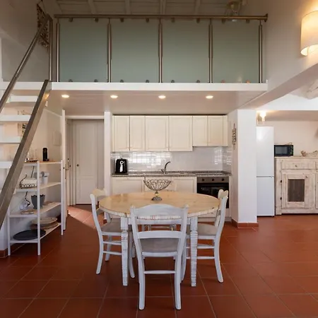 Casa Matilde Con Patio By Wonderful Italy *